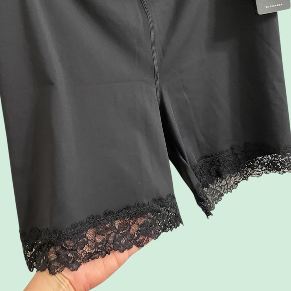 Savage X Fenty Sport Black Shorts by Rihanna. Size 3X. New with tags. - Picture 4 of 16